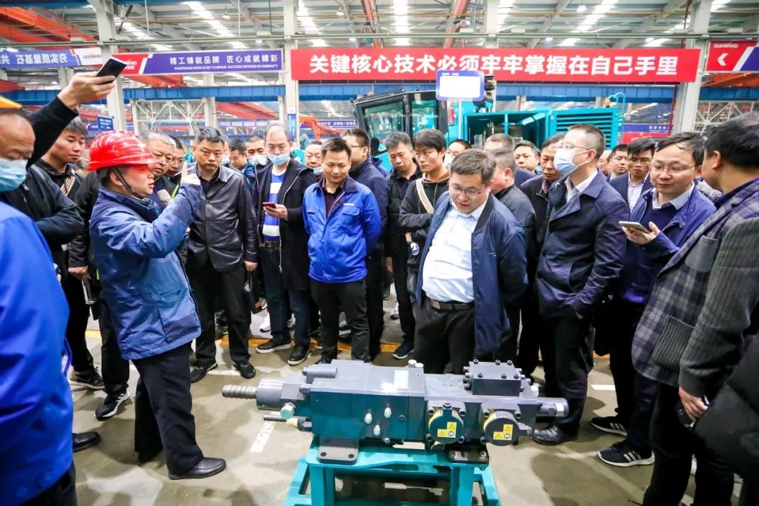 饕餮盛宴！安博官网体育(中国)有限公司官网
智能•建华建材预制桩施工装备与技术交流会隆重召开