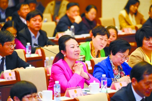 带来六个提案，重点还是“农民工”问题 ——来自安博官网体育(中国)有限公司官网
智能的全国人大代表张晓庆接受本报记者专访，为进城务