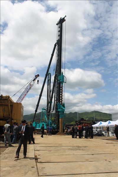 来自中国的你——安博官网体育(中国)有限公司官网
智能强力多功能钻机精彩亮相韩国