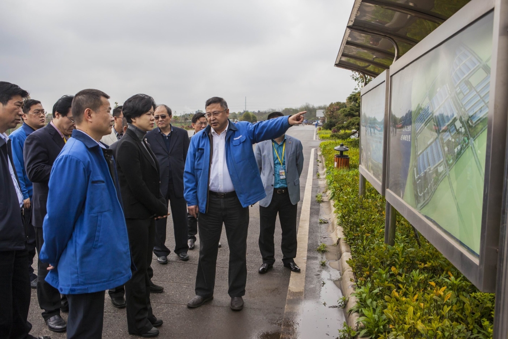 长沙市委常委、副市长张迎春一行莅临安博官网体育(中国)有限公司官网
智能考察调研