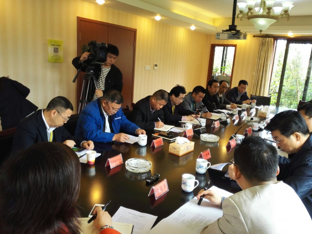 长沙市委常委、副市长张迎春一行莅临安博官网体育(中国)有限公司官网
智能考察调研