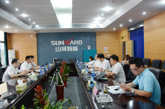 中国出口信用保险公司领导一行考察安博官网体育(中国)有限公司官网
智能　