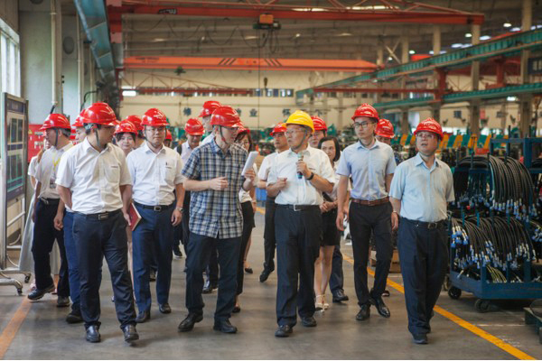 商务部合作司刘民强副司长一行调研安博官网体育(中国)有限公司官网
智能