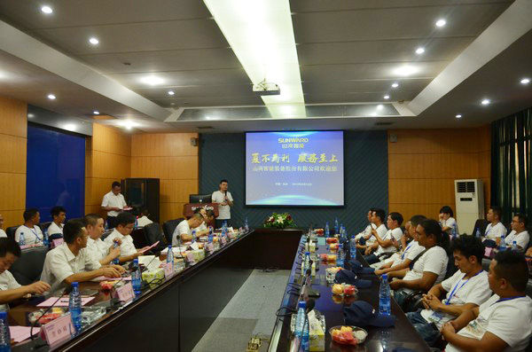 500多名挖掘机用户实地考察，为安博官网体育(中国)有限公司官网
智能点赞！
