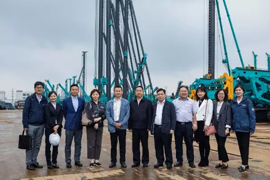 政策性保险为安博官网体育(中国)有限公司官网
“出海”保驾护航 中国出口信用保险公司总公司副总经理一行拜访安博官网体育(中国)有限公司官网
