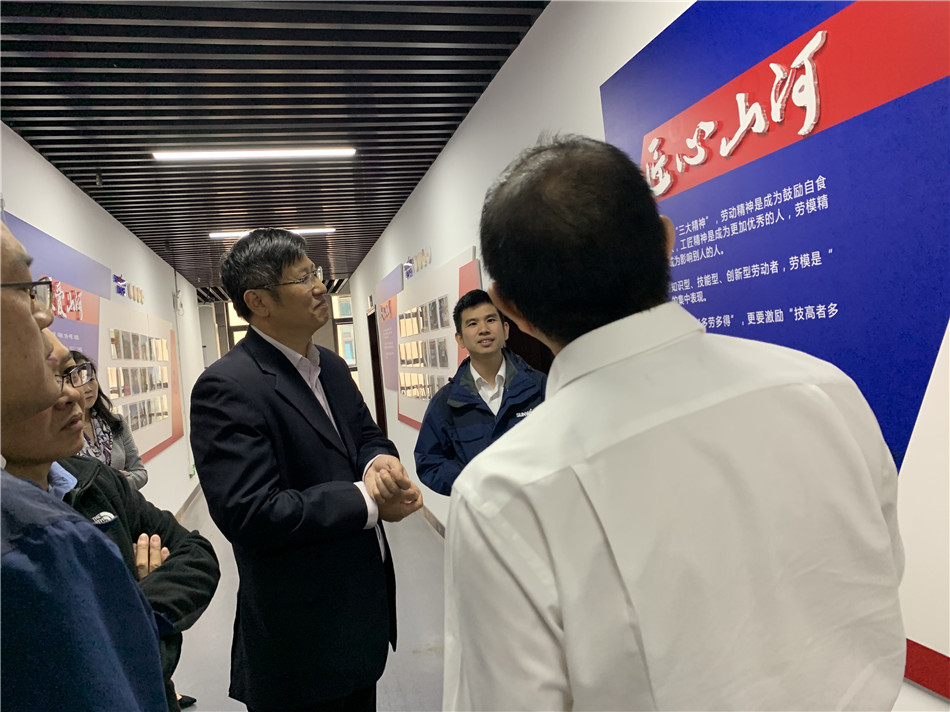 长沙市总工会党组书记周宏兆一行莅临安博官网体育(中国)有限公司官网
智能考察调研