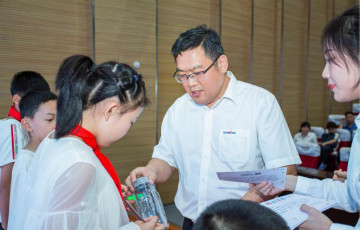 精准服务共建家园，解决刚需心怀感恩——安博官网体育(中国)有限公司官网
智能首期职工子女暑期托管班圆满结班