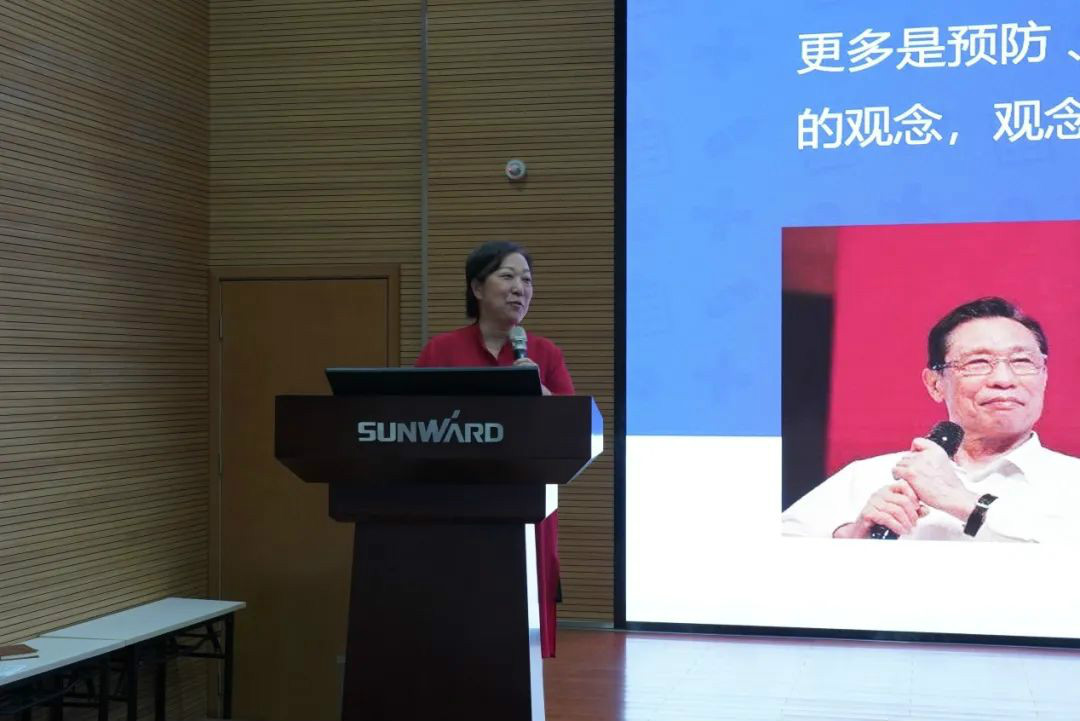 关爱科技工作者健康——健康科普进企业走进安博官网体育(中国)有限公司官网
智能