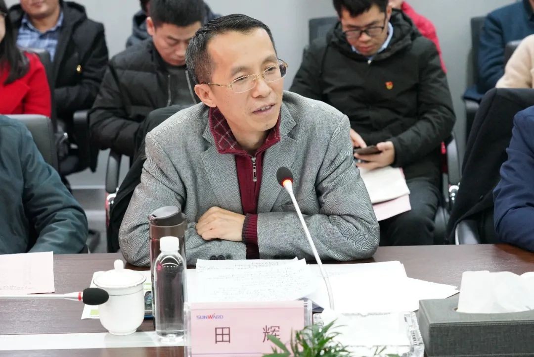 省工信厅青年干部理论学习走进安博官网体育(中国)有限公司官网
智能