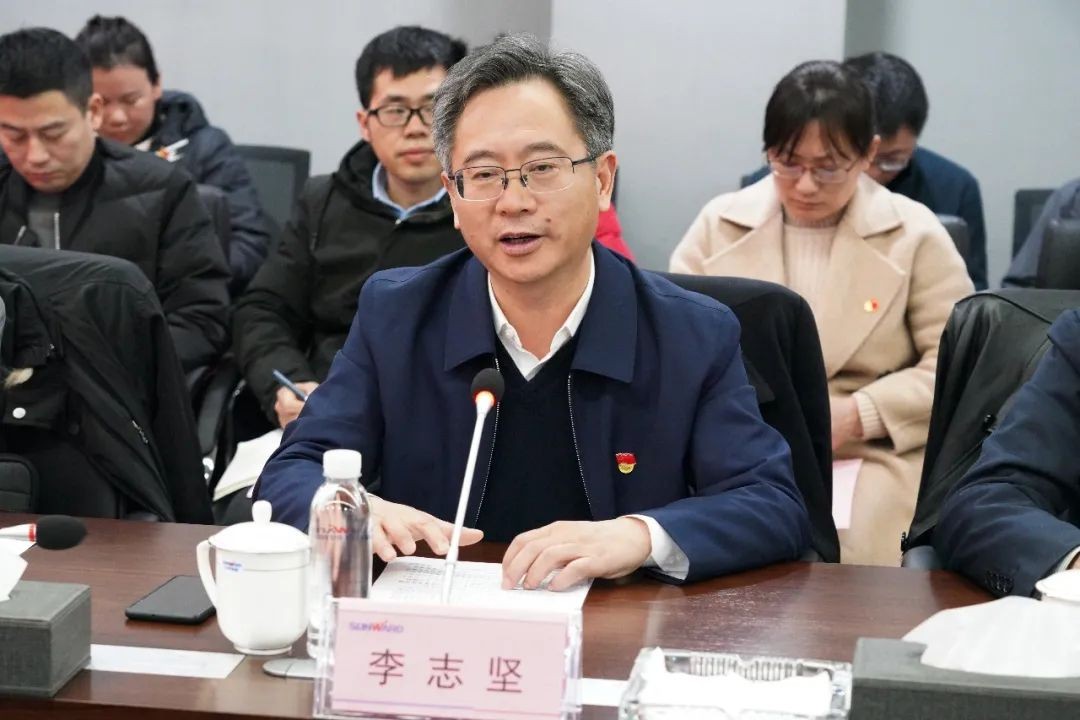 省工信厅青年干部理论学习走进安博官网体育(中国)有限公司官网
智能