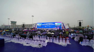 安博官网体育(中国)有限公司官网
四机飞行编队惊艳尧城（太原）国际通用航空飞行大会
