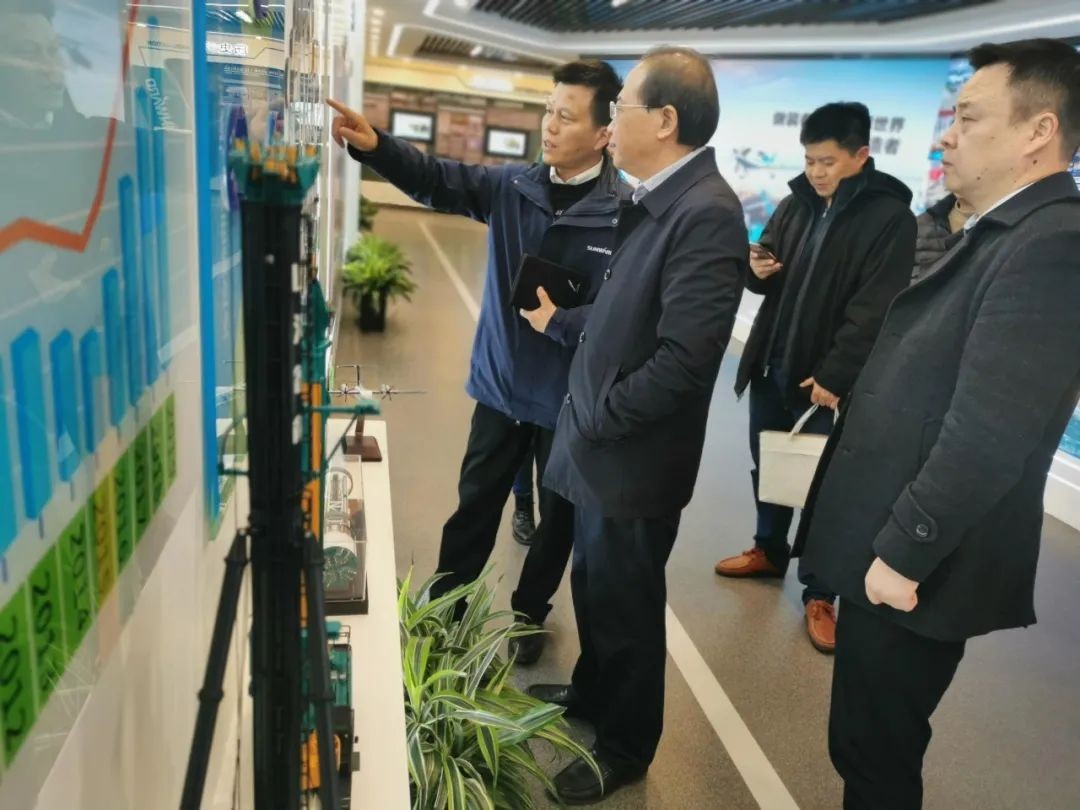 长沙市科技局局长郭塨调研安博官网体育(中国)有限公司官网
智能