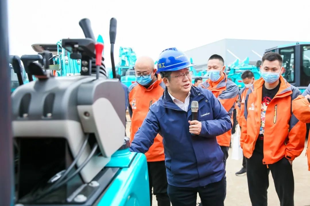 大国重器 壮哉安博官网体育(中国)有限公司官网
！机友会微挖用户安博官网体育(中国)有限公司官网
智能体验日