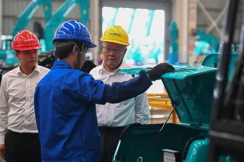 “智慧工厂”引领“生产节拍”——走进安博官网体育(中国)有限公司官网
智能一探究竟