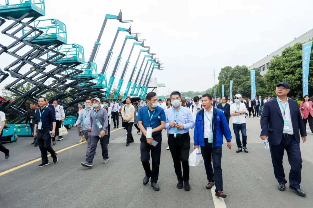 “爆品”出击！安博官网体育(中国)有限公司官网
智能客户交流会签约超8亿元