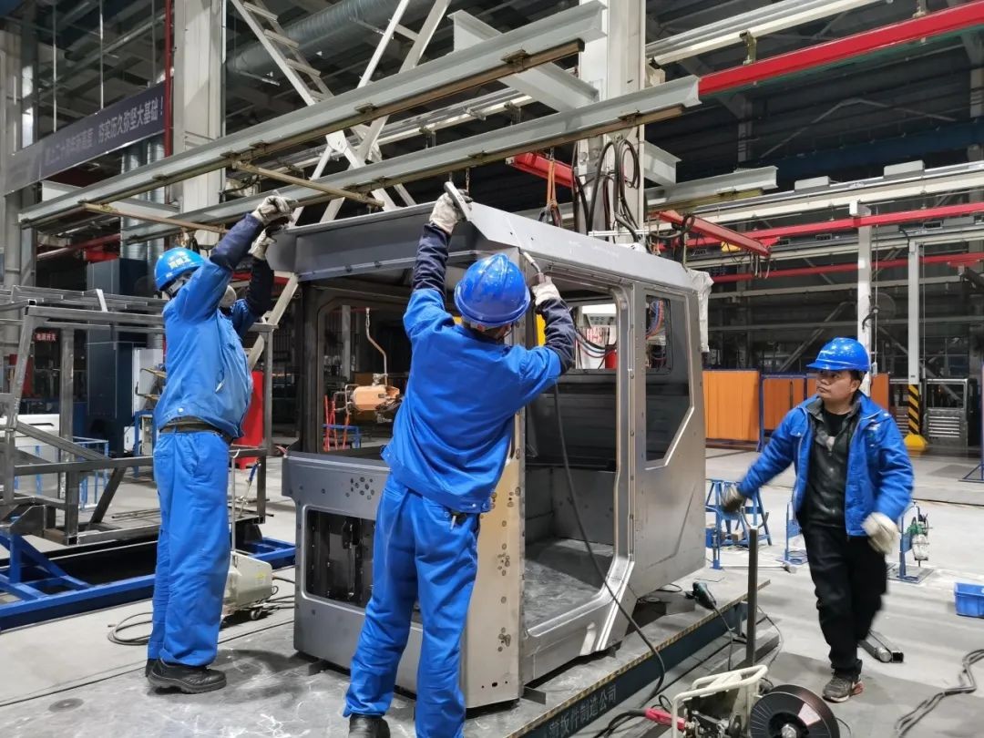 安博官网体育(中国)有限公司官网
智能SWK90矿卡驾驶室顺利发货，开发速度刷新纪录