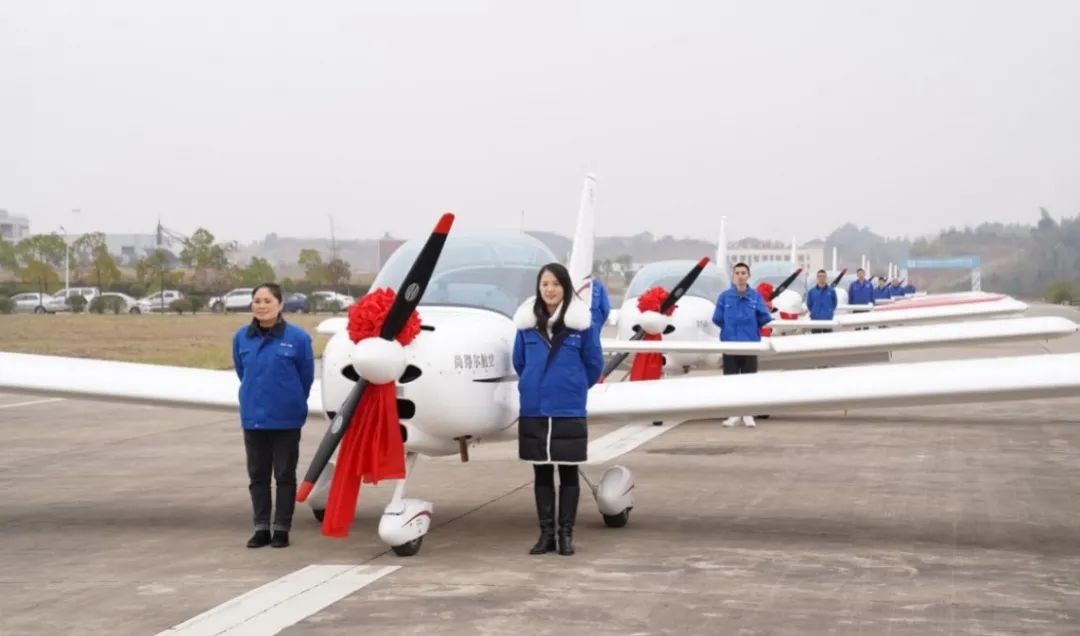牛年开新局，安博官网体育(中国)有限公司官网
航空8架SA60L飞机集中下线、交付
