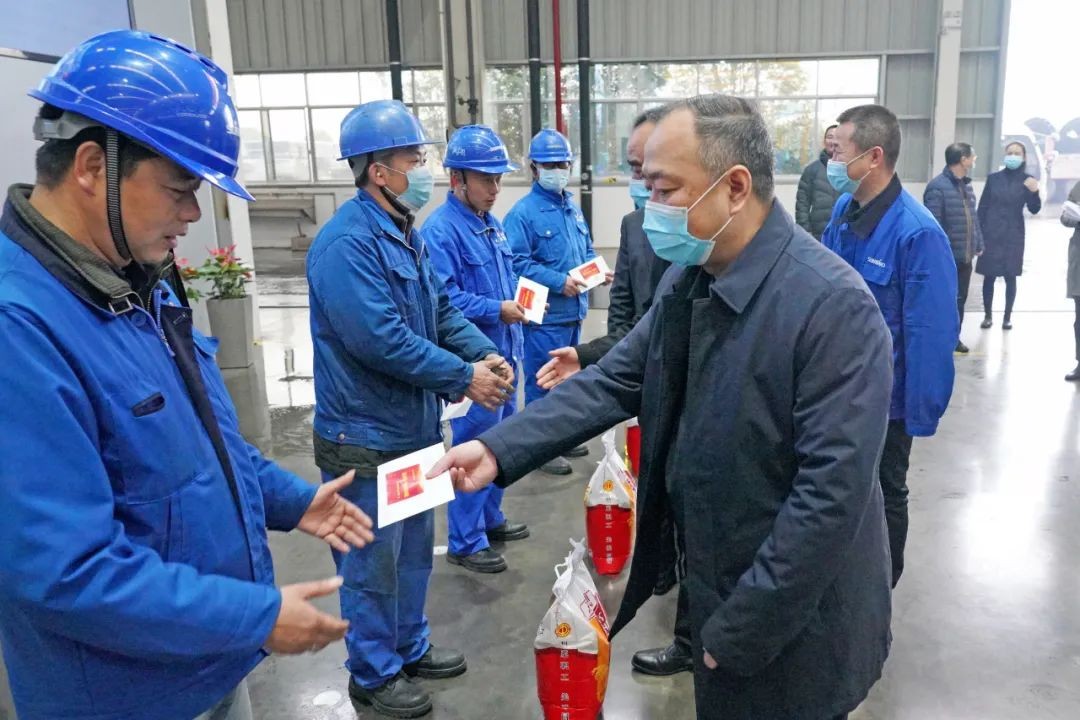 张庆红慰问安博官网体育(中国)有限公司官网
智能困难党员