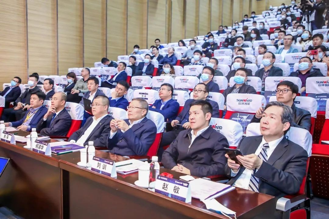 信息技术与制造业如何深度融合发展？行业大咖云集安博官网体育(中国)有限公司官网
现场论道