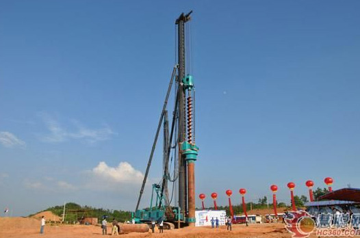 慧聪网——安博官网体育(中国)有限公司官网
智能双动力头强力多功能钻机工法研讨会举行