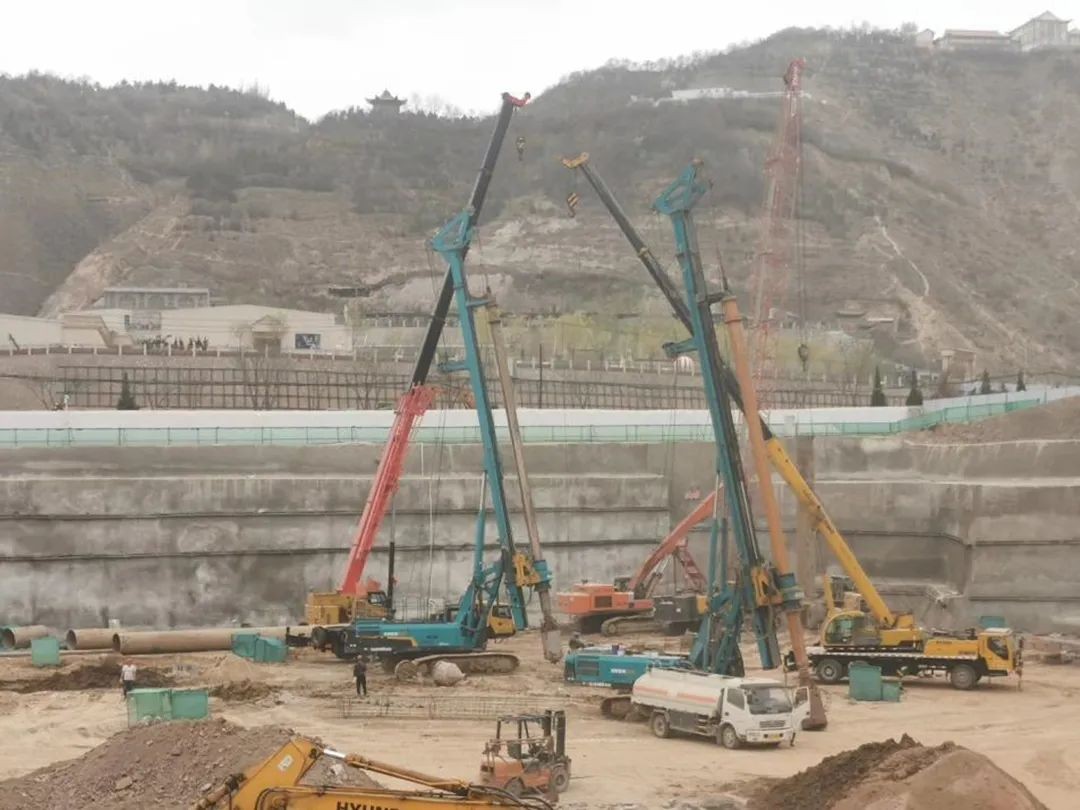 金戈铁马工程路 风雨无阻选安博官网体育(中国)有限公司官网
