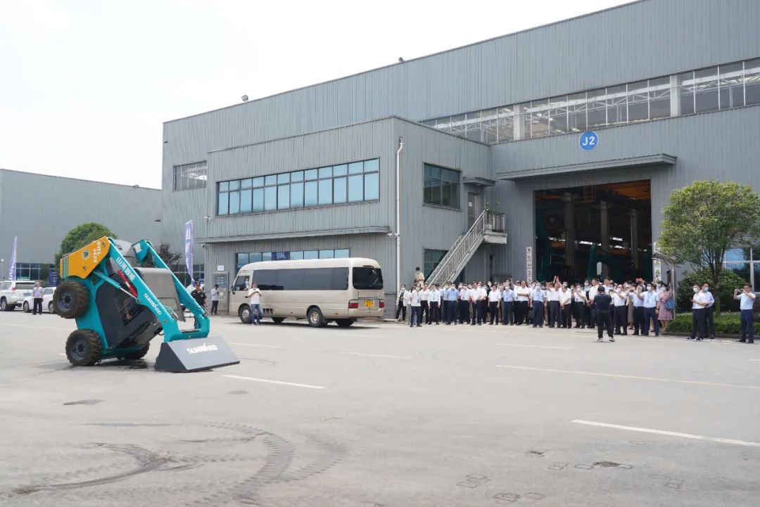 全国战略性新兴产业集群建设考察团调研安博官网体育(中国)有限公司官网
智能