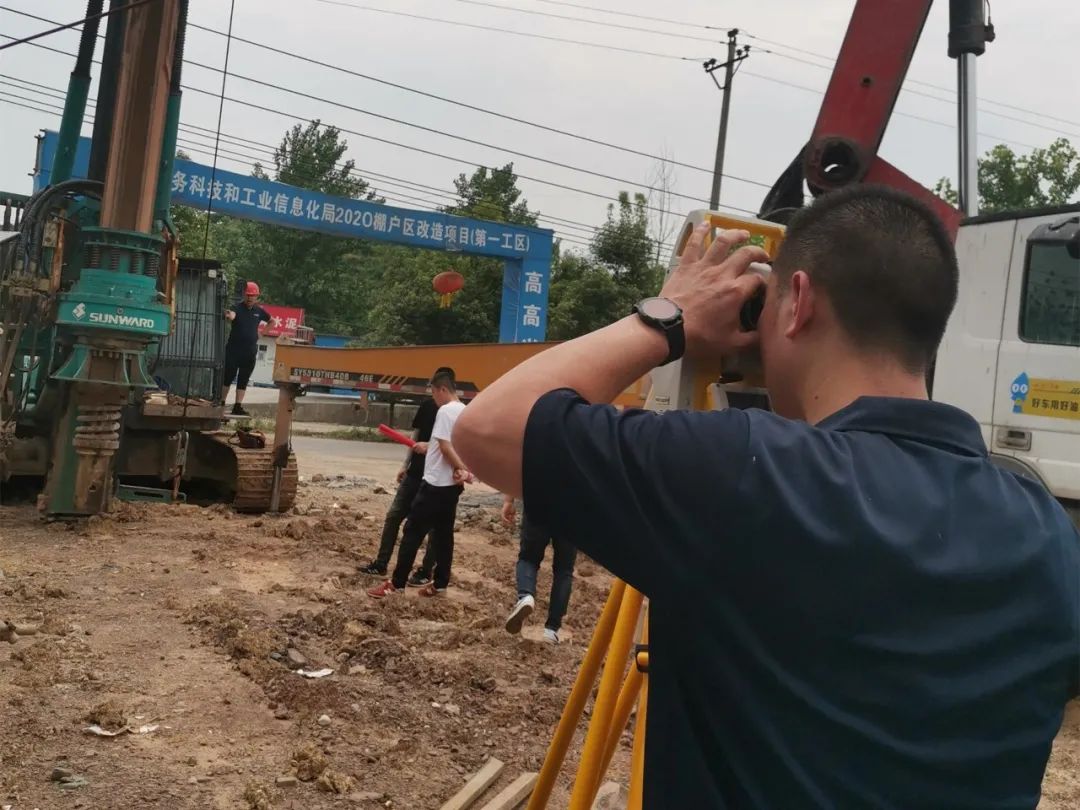 贴心服务路，关爱湘楚行！2021年安博官网体育(中国)有限公司官网
智能全球服务万里在湖南