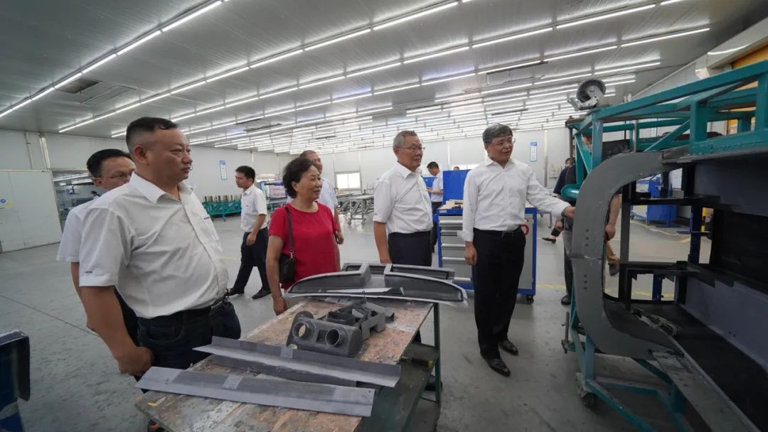 中国民用航空局总工程师殷时军率队考察调研安博官网体育(中国)有限公司官网
科技