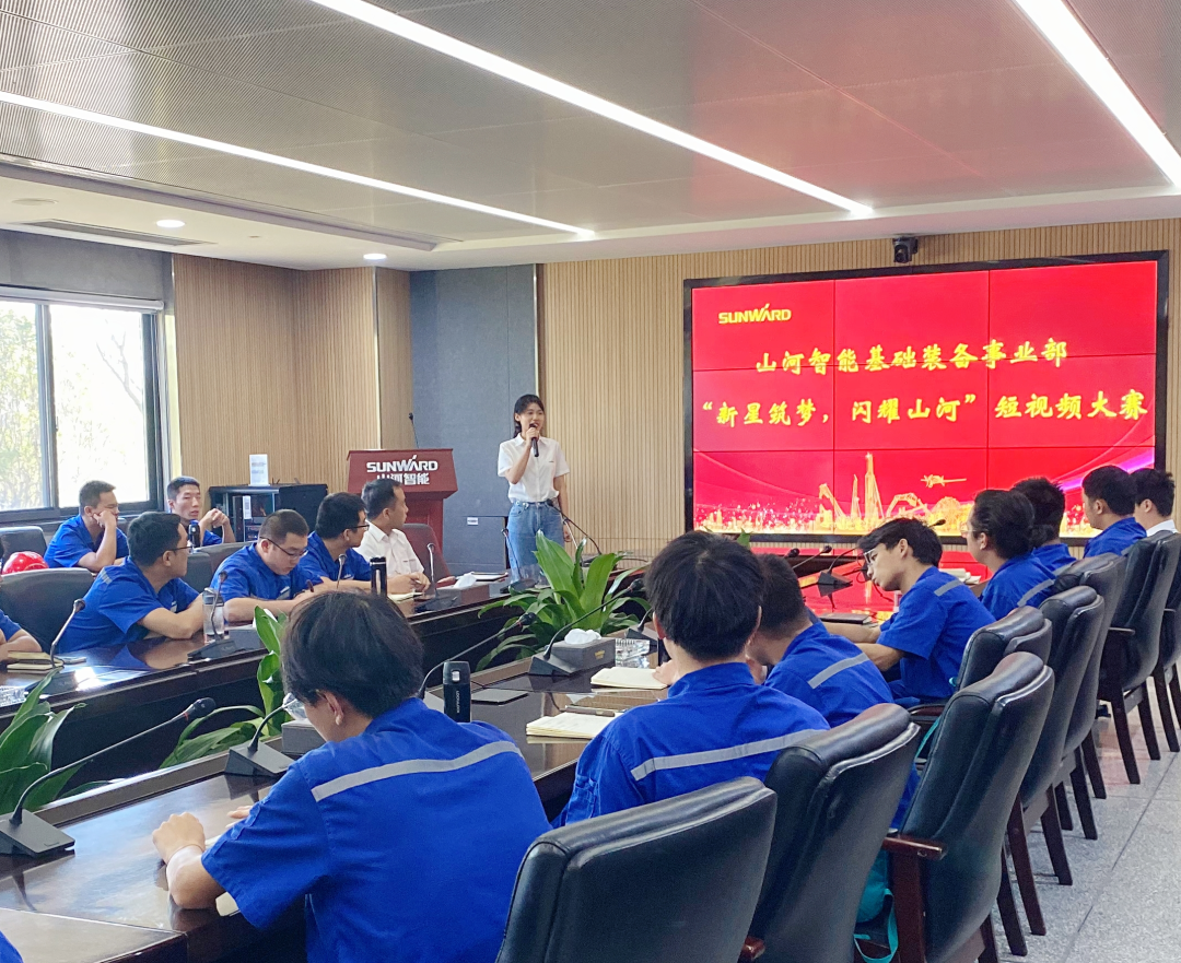 你好 2022！再见 2021！我与安博官网体育(中国)有限公司官网
智能共成长