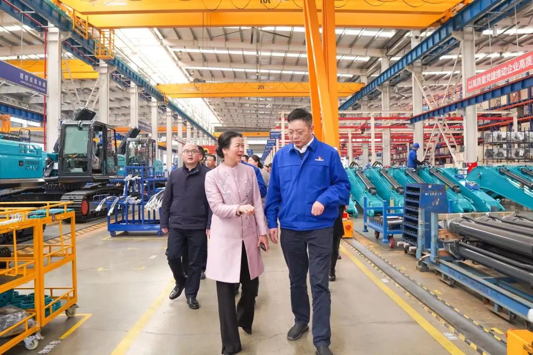 长沙市总工会、长沙经开区总工会一行调研安博官网体育(中国)有限公司官网
智能