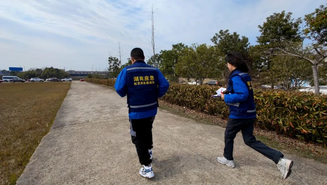 火情就是命令！湖南航空应急救援队安博官网体育(中国)有限公司官网
机组展现“安博官网体育(中国)有限公司官网
速度”