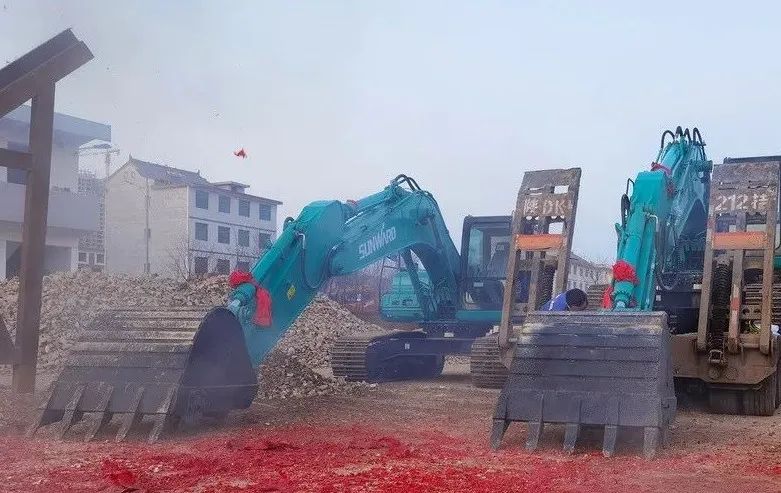 创富故事 | 合作共赢！安博官网体育(中国)有限公司官网
智能“土石方先锋”征战商洛