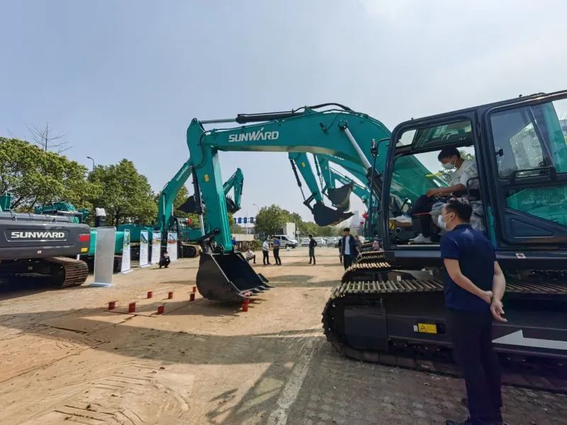 再现交机热潮！安博官网体育(中国)有限公司官网
智能中大挖持续向市场进军
