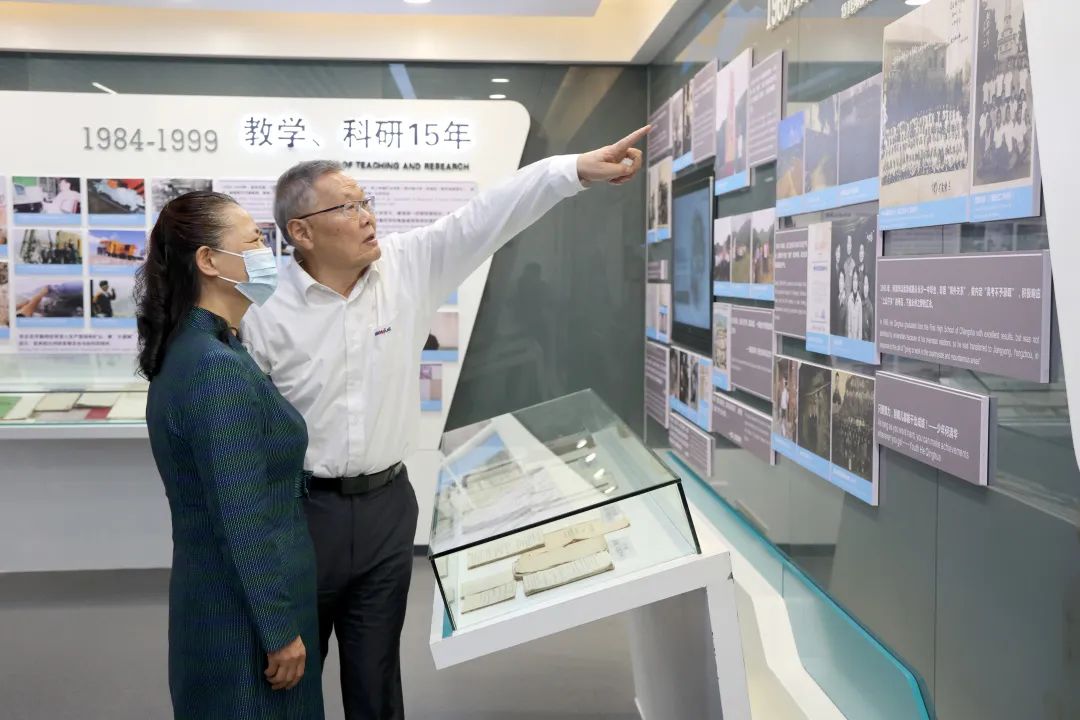 深化产学研合作！中南大学校长、中国工程院院士田红旗率团拜访安博官网体育(中国)有限公司官网
智能