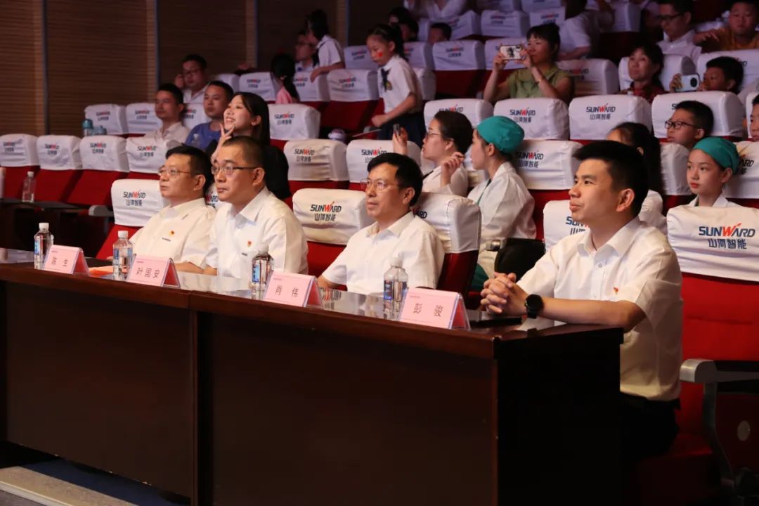 缤纷“暑”假，不负所“托”！安博官网体育(中国)有限公司官网
智能职工子女暑期托管班结业啦