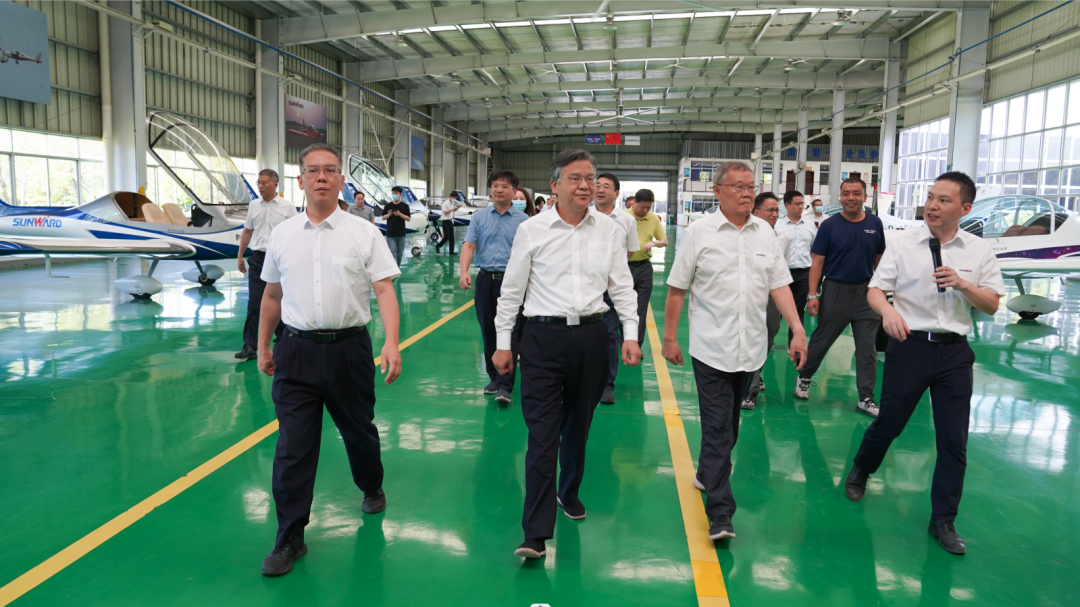 湖南省委常委、常务副省长李殿勋一行考察调研安博官网体育(中国)有限公司官网
科技