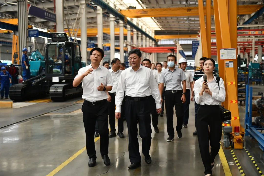 国家应急管理部郭治武局长一行考察安博官网体育(中国)有限公司官网
智能无人化应急救援装备