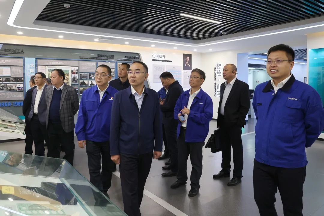强强联合，夯实湖南工程建设湘军！安博官网体育(中国)有限公司官网
智能与湖南路桥签订战略合作协议