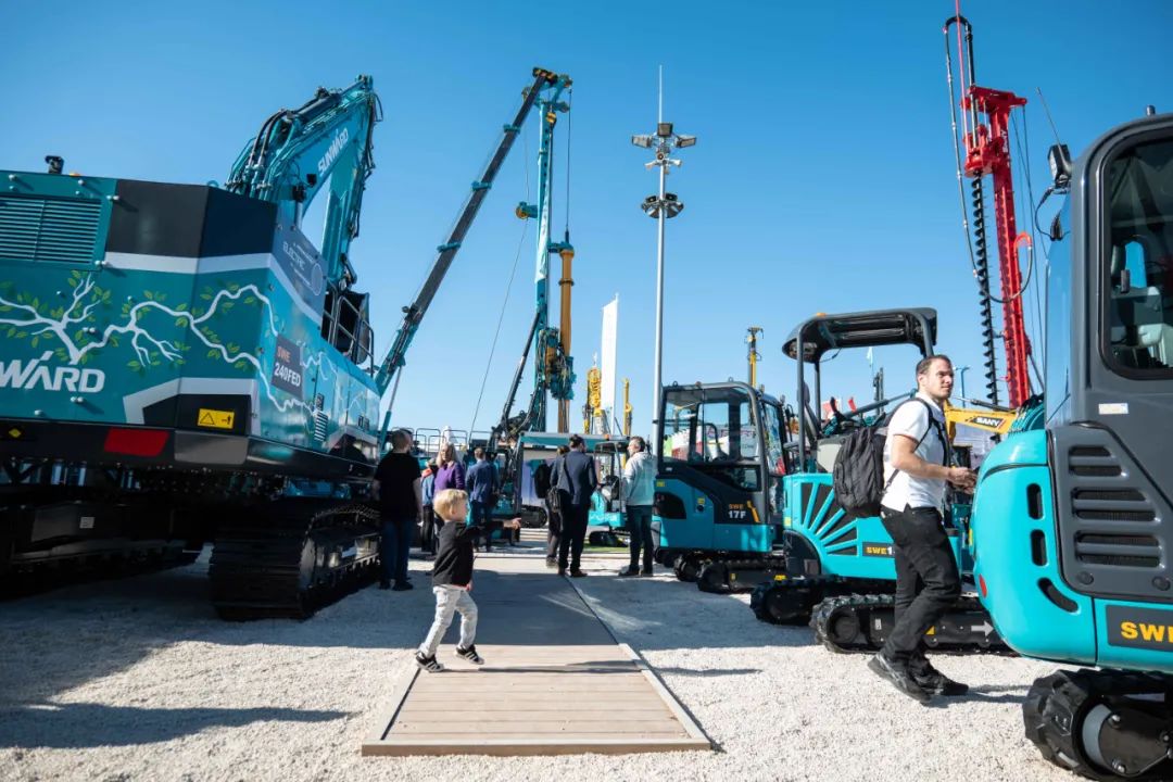 Bauma 2022 | 一组火热现场图带您重温安博官网体育(中国)有限公司官网
智能德国宝马展之旅