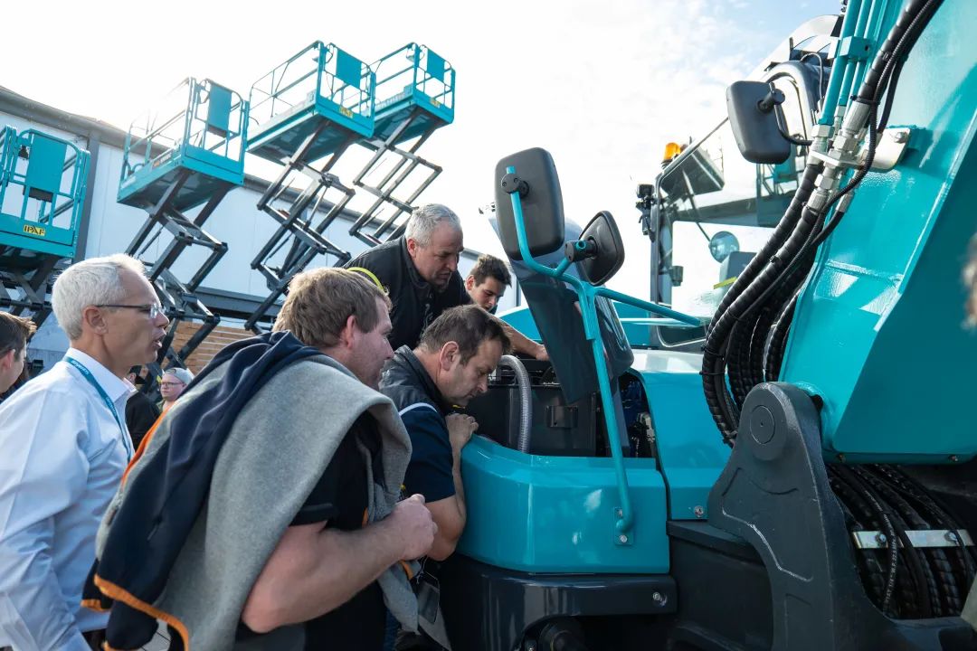 Bauma 2022 | 一组火热现场图带您重温安博官网体育(中国)有限公司官网
智能德国宝马展之旅