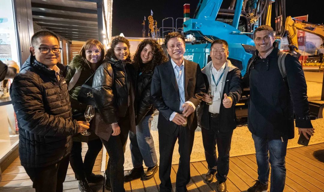 Bauma 2022 | 一组火热现场图带您重温安博官网体育(中国)有限公司官网
智能德国宝马展之旅