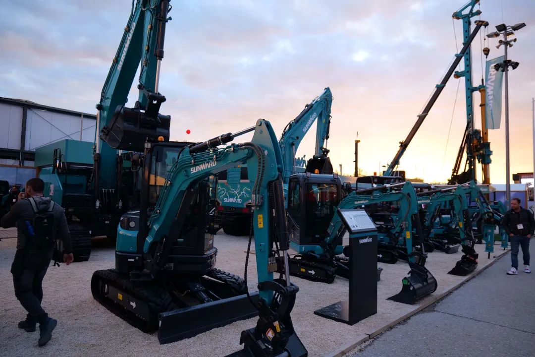 Bauma 2022 | 一组火热现场图带您重温安博官网体育(中国)有限公司官网
智能德国宝马展之旅