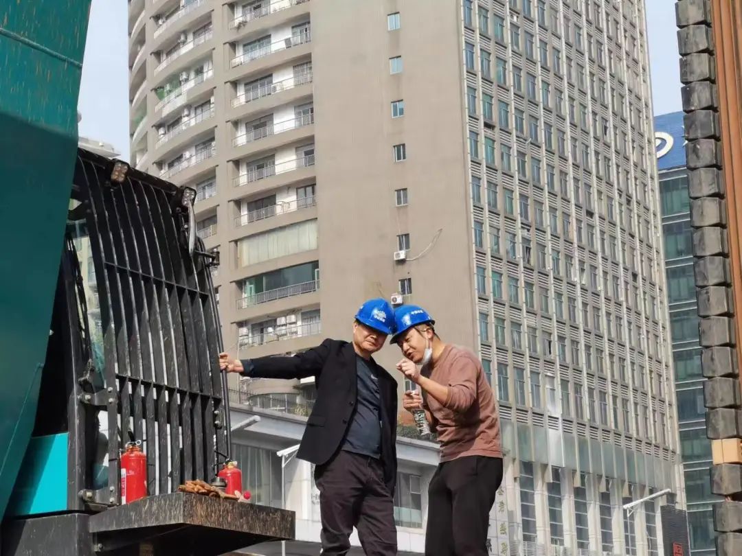 首战创佳绩！安博官网体育(中国)有限公司官网
智能双轮铣槽机助建长沙地铁7号线
