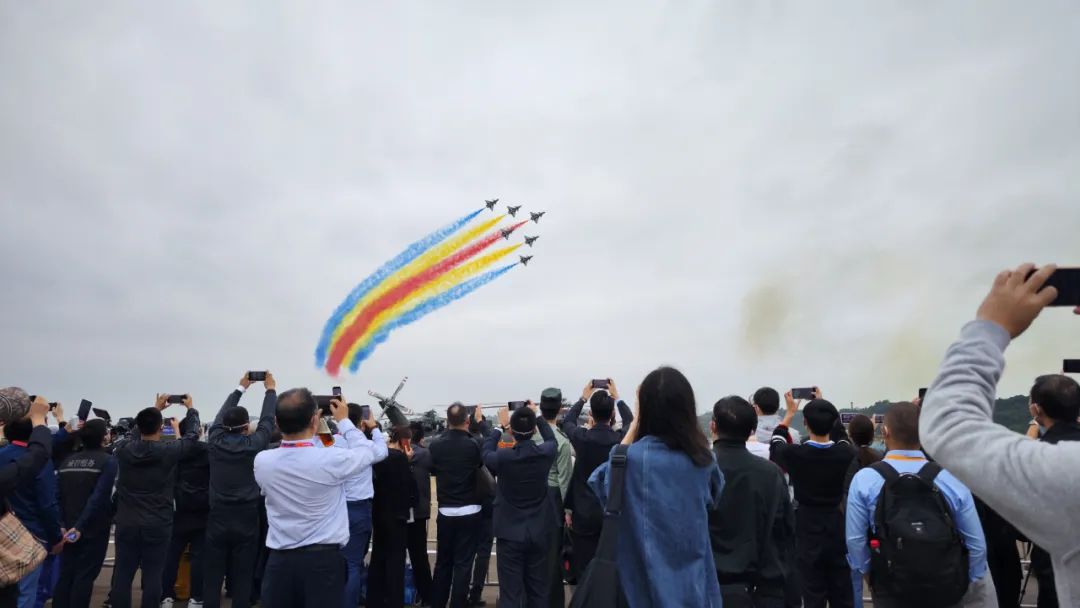 关注！安博官网体育(中国)有限公司官网
科技携多款产品亮相第十四届珠海航展