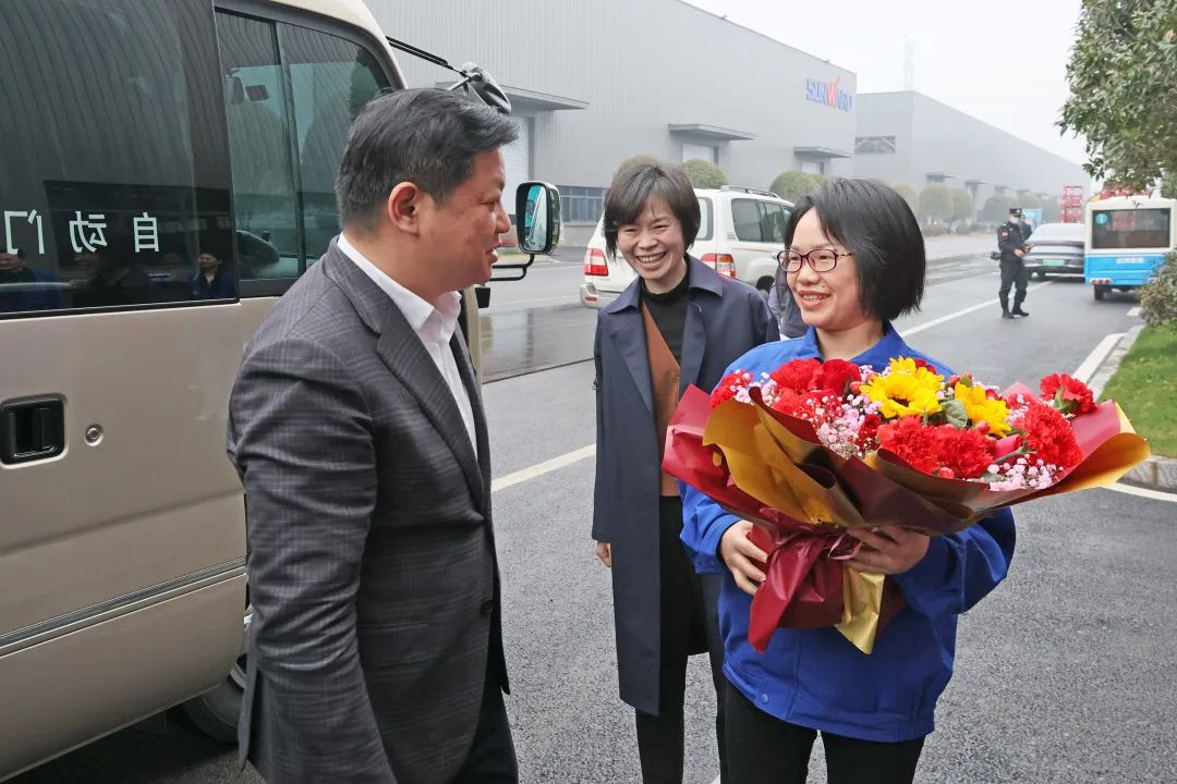 付旭明慰问安博官网体育(中国)有限公司官网
智能市三八红旗手并督导安全生产工作