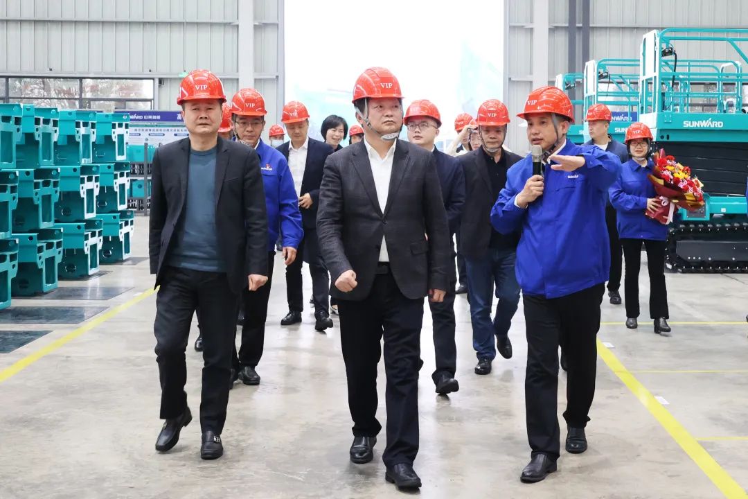 付旭明慰问安博官网体育(中国)有限公司官网
智能市三八红旗手并督导安全生产工作