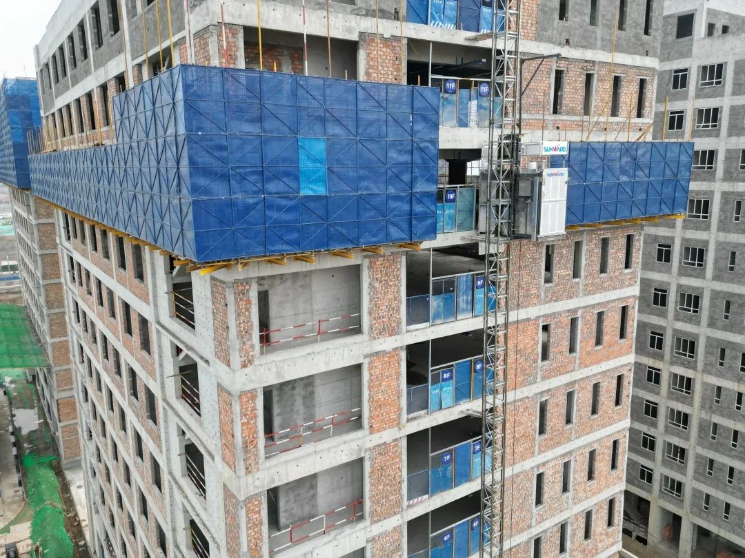 兴盛西北！安博官网体育(中国)有限公司官网
江麓建筑起重机械助建西安都市经济圈