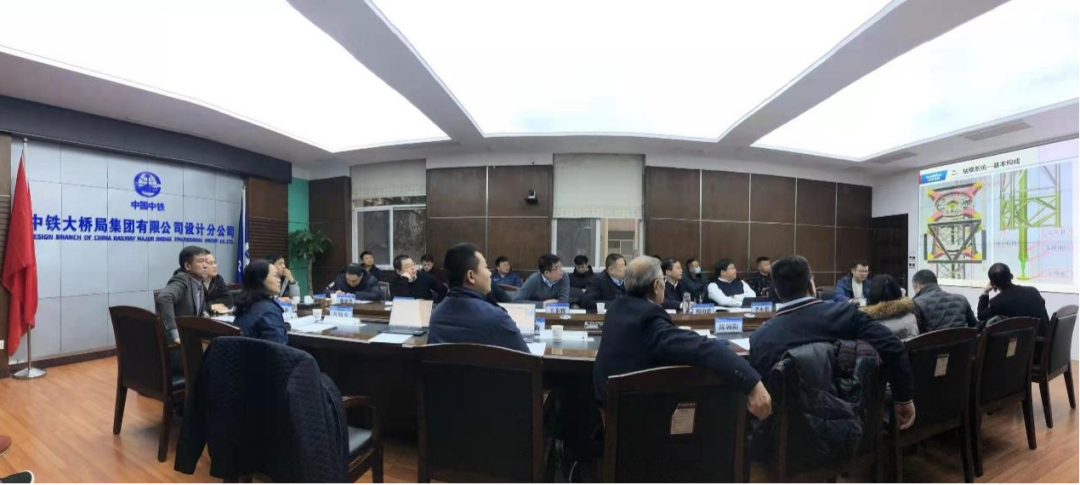 超级装备助建超级工程！安博官网体育(中国)有限公司官网
智能超级旋挖钻机SWDM1280推介会成功举办