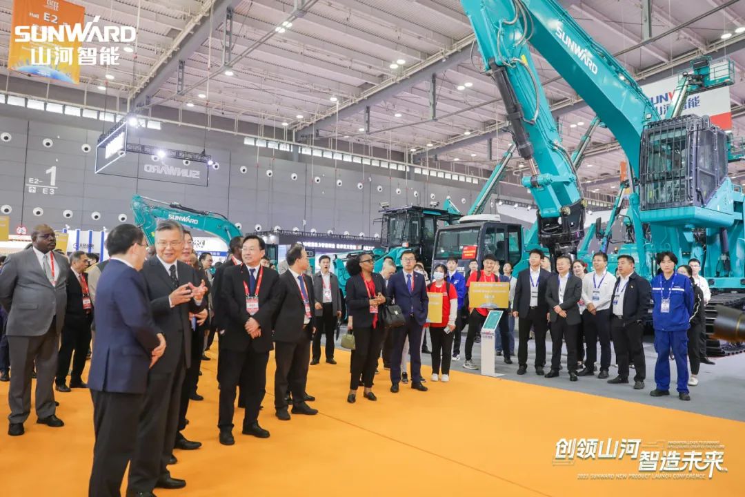 2023 CICEE | 安博官网体育(中国)有限公司官网
智能亮相2023长沙国际工程机械展！智能化、电动化产品站C位