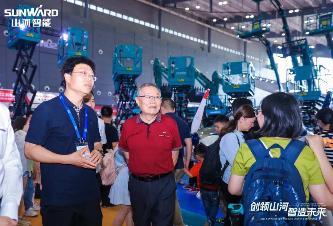 2023 CICEE | 全球工程机械盛会完美落幕！安博官网体育(中国)有限公司官网
智能交出闪亮答卷